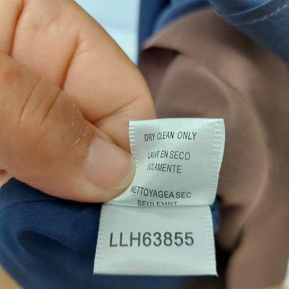 BCBG Maxazria Silk V neck midi dress - Picture 10 of 10